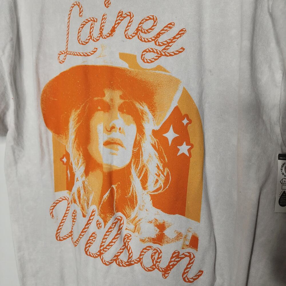 096 | 2X Plus | Lainey Wilson | NWT | Graphic Tee Shirt
